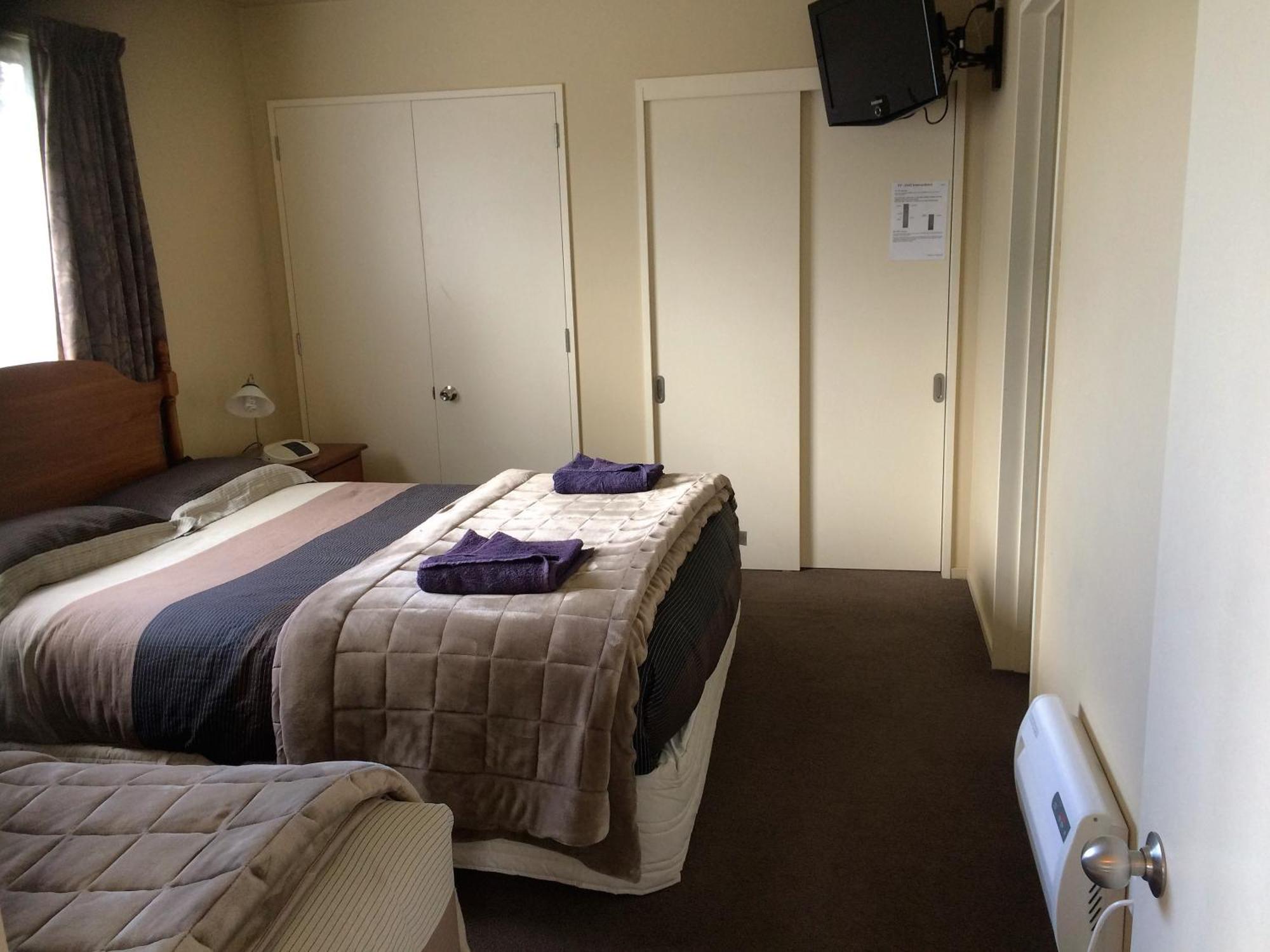 Cedar Chalets And Barkers Lodge 메스번 객실 사진