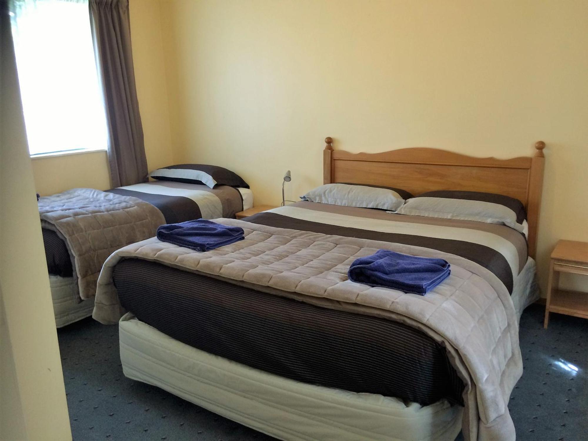 Cedar Chalets And Barkers Lodge 메스번 객실 사진