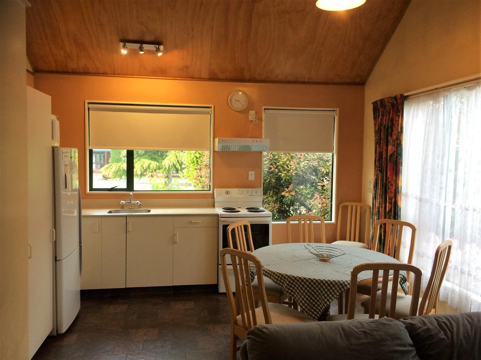 Cedar Chalets And Barkers Lodge 메스번 객실 사진