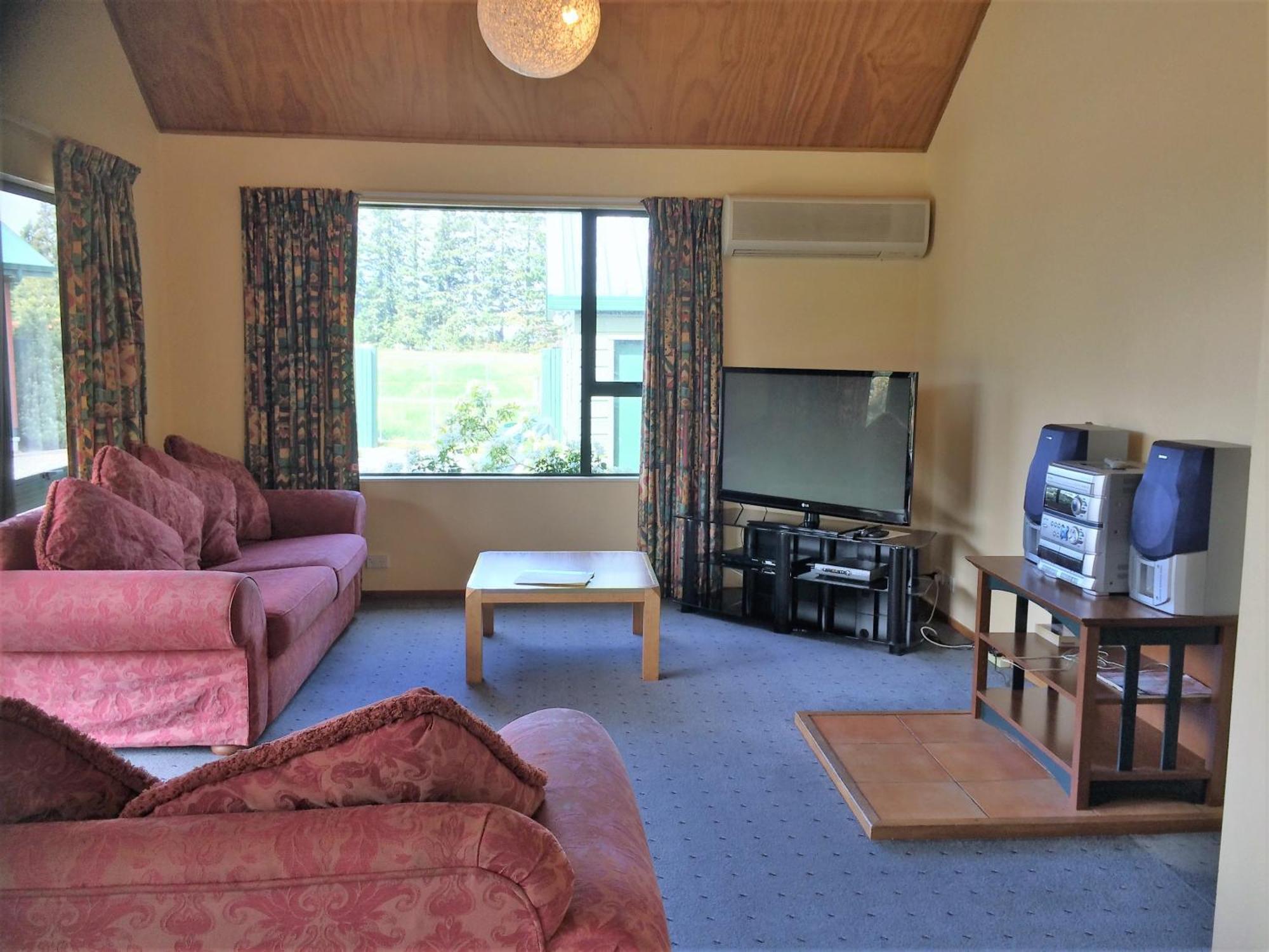 Cedar Chalets And Barkers Lodge 메스번 객실 사진