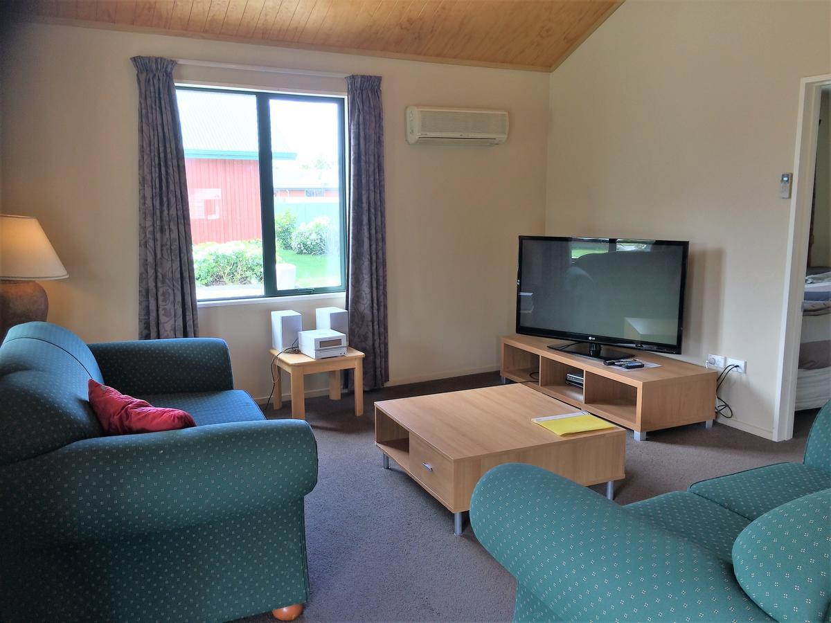 Cedar Chalets And Barkers Lodge 메스번 외부 사진