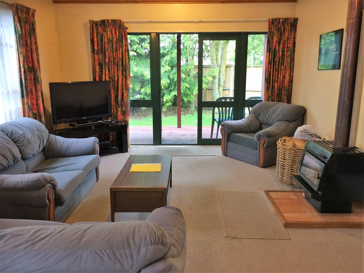 Cedar Chalets And Barkers Lodge 메스번 객실 사진
