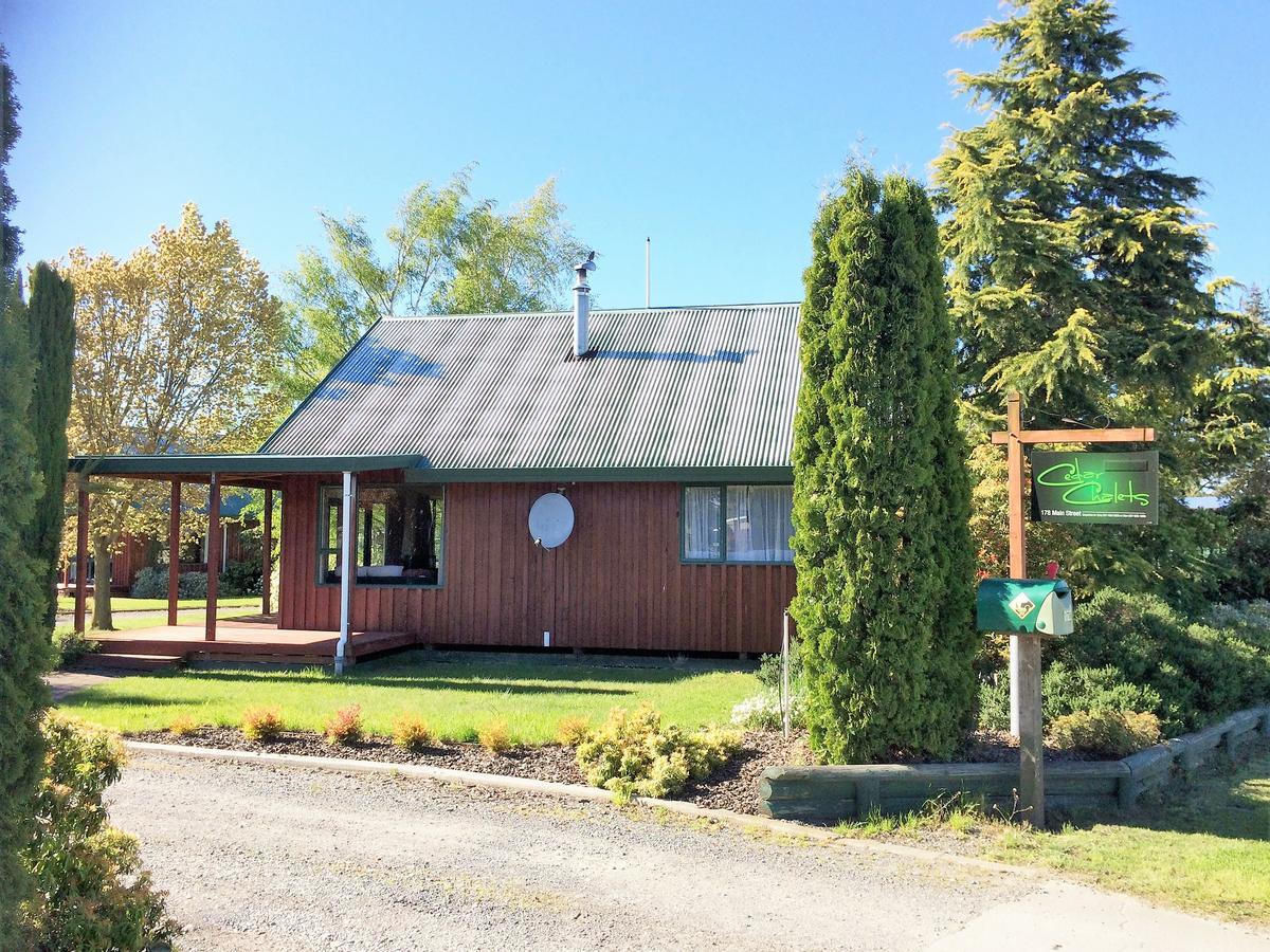 Cedar Chalets And Barkers Lodge 메스번 외부 사진
