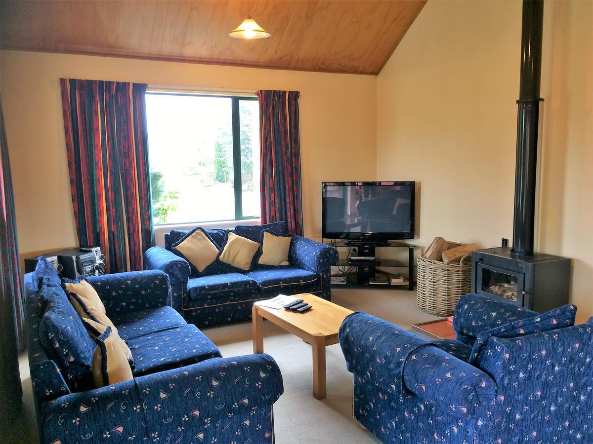 Cedar Chalets And Barkers Lodge 메스번 외부 사진