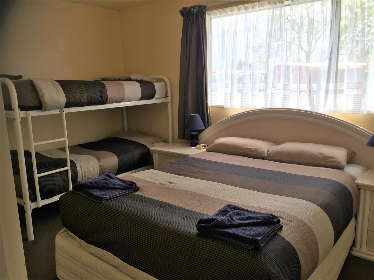 Cedar Chalets And Barkers Lodge 메스번 외부 사진
